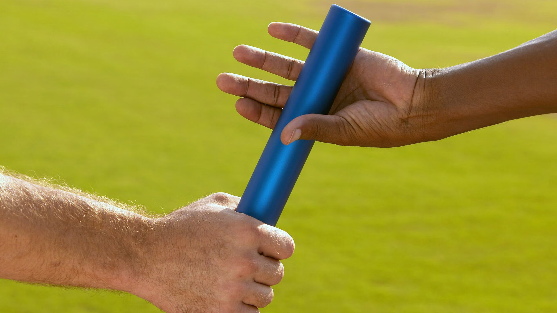 《英雄联盟》线上季后赛火热进行，赛场气氛高涨，lpl季后赛线下